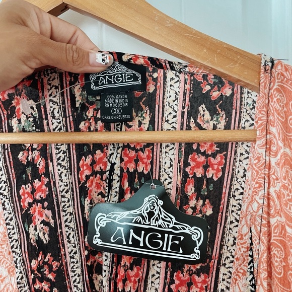 NWT Angie Vibrant Orange and Black Patterned Kimono size 3X One Size PLUS - Picture 3 of 4